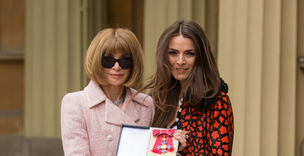 Editor-in-Chief, American Vogue and Artistic Director Dame Anna Wintour and with daughter Bee Schaffer (R) pose after receiving her Dame Commander from Queen Elizabeth II at an Investiture ceremony at Buckingham Palace on May 5, 2017 in London, England.  (Photo by Dominic Lipinski - WPA Pool/Getty Images)