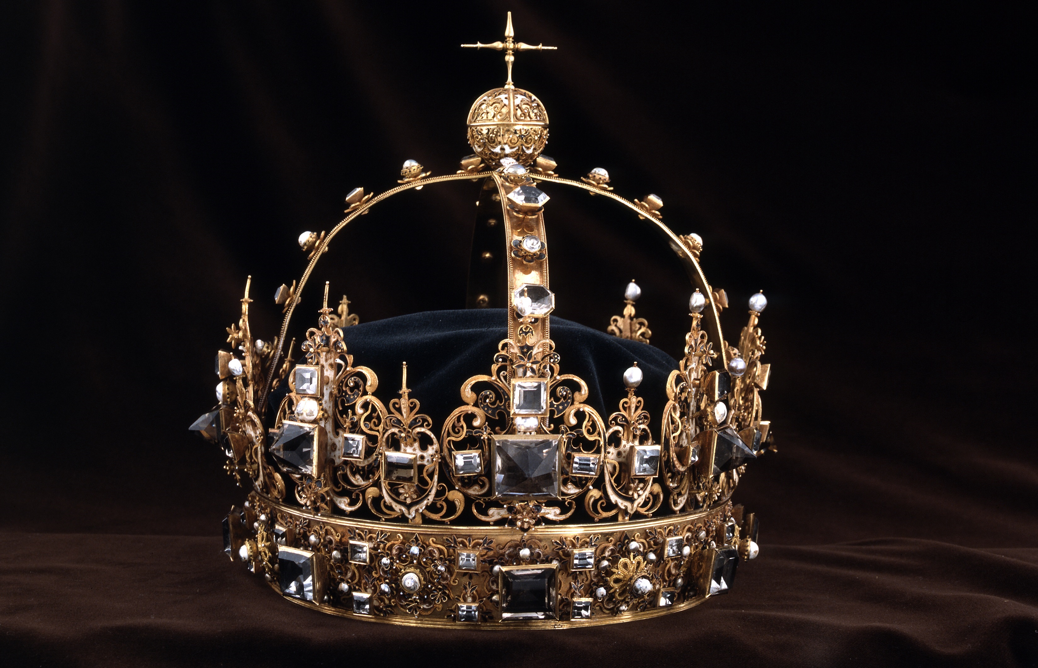 Sweden's Crown Jewels "Likely" in Trash Can - InsideHook