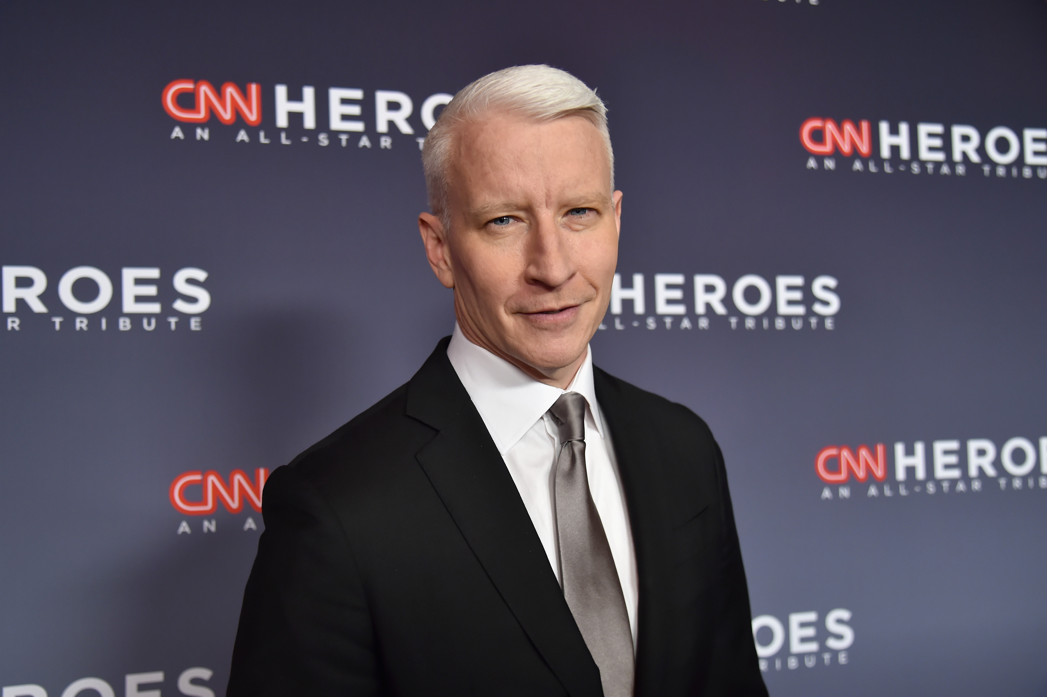 Anderson Cooper attends CNN Heroes 2017 at the American Museum of Natural History on December 17, 2017 in New York City. 27437_015  (Photo by Kevin Mazur/Getty Images for CNN)