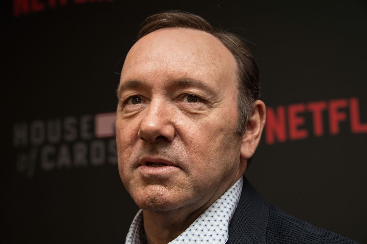 Actor Kevin Spacey arrives at the season 4 premiere screening of the Netflix show "House of Cards" in Washington, DC, on February 22, 2016. (Photo by Nicholas Kamm / AFP)        (Photo credit should read NICHOLAS KAMM/AFP/Getty Images)