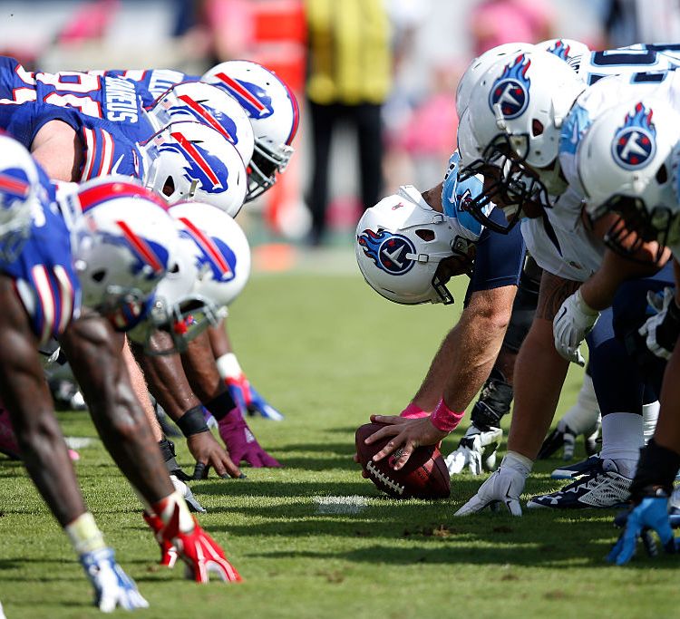 NASHVILLE, TN - OCTOBER 11: The Tennessee Titans face off at the line of scrimmage against the Buffalo Bills during a game at Nissan Stadium on October 11, 2015 in Nashville, Tennessee. (Photo by Joe Robbins/Getty Images)