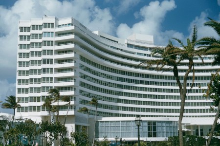 An exterior view of the Fontainebleau Miami Beach (aka Fontainebleau Hotel), Miami Beach, Florida, USA, circa 1960. The con man who impersonated Saudi Prince Khalid was working on a bid for a portion of the Fountainebleau before his arrest last year. (Photo by Archive Photos/Getty Images)