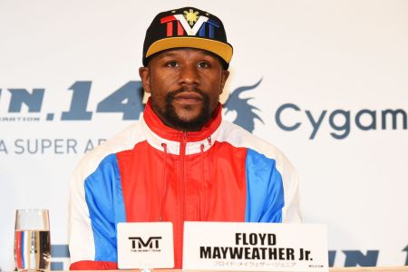 TOKYO, JAPAN - NOVEMBER 05:  Floyd Mayweather Jr. attends the press conference to announce the match on December 31 at Roppongi Hills club on November 5, 2018 in Tokyo, Japan.  (Photo by Jun Sato/WireImage)