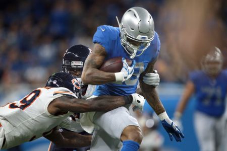 Detroit Lions wide receiver Kenny Golladay (19) runs the ball during the second half of an NFL football game against the Chicago Bears in Detroit, Michigan USA, on Thursday, November 22,  2018. (Photo by Jorge Lemus/NurPhoto via Getty Images)