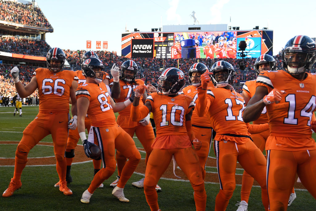 DENVER, CO - NOVEMBER 25: Denver Broncos tight end Matt LaCosse #83 and the offense celebrate his touchdown making the score 9-3 during the second quarter. The Denver Broncos hosted the Pittsburgh Steelers at Broncos Stadium at Mile High in Denver, Colorado on Sunday, November 25, 2018. (Photo by Joe Amon/The Denver Post via Getty Images)