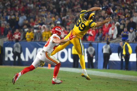 LOS ANGELES, CA - NOVEMBER 19: Los Angeles Rams tight end Tyler Higbee (89) makes a reception as he's covered by Kansas City Chiefs defensive back Daniel Sorensen (49) at the Los Angeles Memorial Coliseum on Monday, Nov. 19, 2018. (Photo by Scott Varley/Digital First Media/Torrance Daily Breeze via Getty Images)