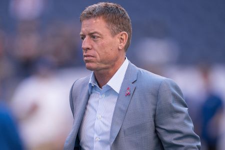 October 9, 2016: FOX Sports broadcaster Troy Aikman on the field before the NFL game between the Chicago Bears and Indianapolis Colts at Lucas Oil Stadium in Indianapolis, IN.  (Photo by Zach Bolinger/Icon Sportswire via Getty Images)