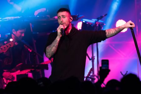 PHILADELPHIA, PA - NOVEMBER 10:  Singer-songwriter Adam Levine of Maroon 5 performs during Philly Fights Cancer: Round 4 at The Philadelphia Navy Yard on November 10, 2018 in Philadelphia, Pennsylvania.  (Photo by Gilbert Carrasquillo/Getty Images)