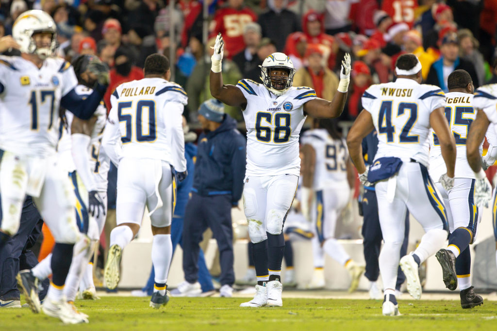 KANSAS CITY, MO - DECEMBER 13: Los Angeles Chargers tight end Virgil Green (88) celebrates after the NFL AFC West game against the Kansas City Chiefs on December 13, 2018 at Arrowhead Stadium in Kansas City, Missouri. (Photo by William Purnell/Icon Sportswire via Getty Images)