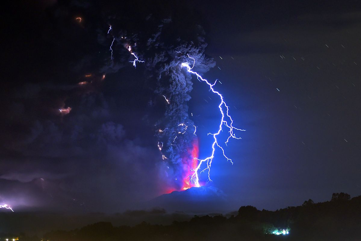 volcanic lightning