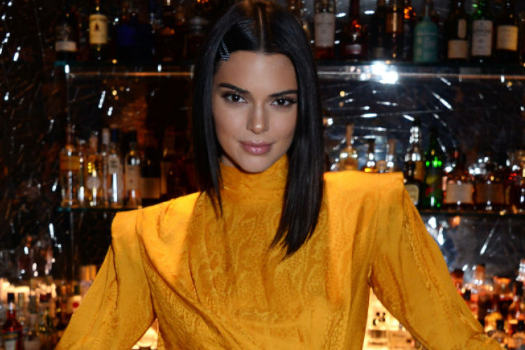 LONDON, ENGLAND - NOVEMBER 15: Kendall Jenner attends the Chaos SixtyNine Issue 2 launch party hosted by Charlotte Stockdale and Katie Lyall in The Baptist Bar at L'Oscar London on November 15, 2018 in London, Englan (Photo by David M. Benett/Dave Benett/Getty Images for Chaos SixtyNine)