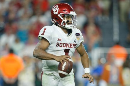 Kyler Murray #1 of the Oklahoma Sooners looks to pass against the Alabama Crimson Tide during the College Football Playoff Semifinal at the Capital One Orange Bowl at Hard Rock Stadium on December 29, 2018 in Miami, Florida.  (Photo by Michael Reaves/Getty Images)