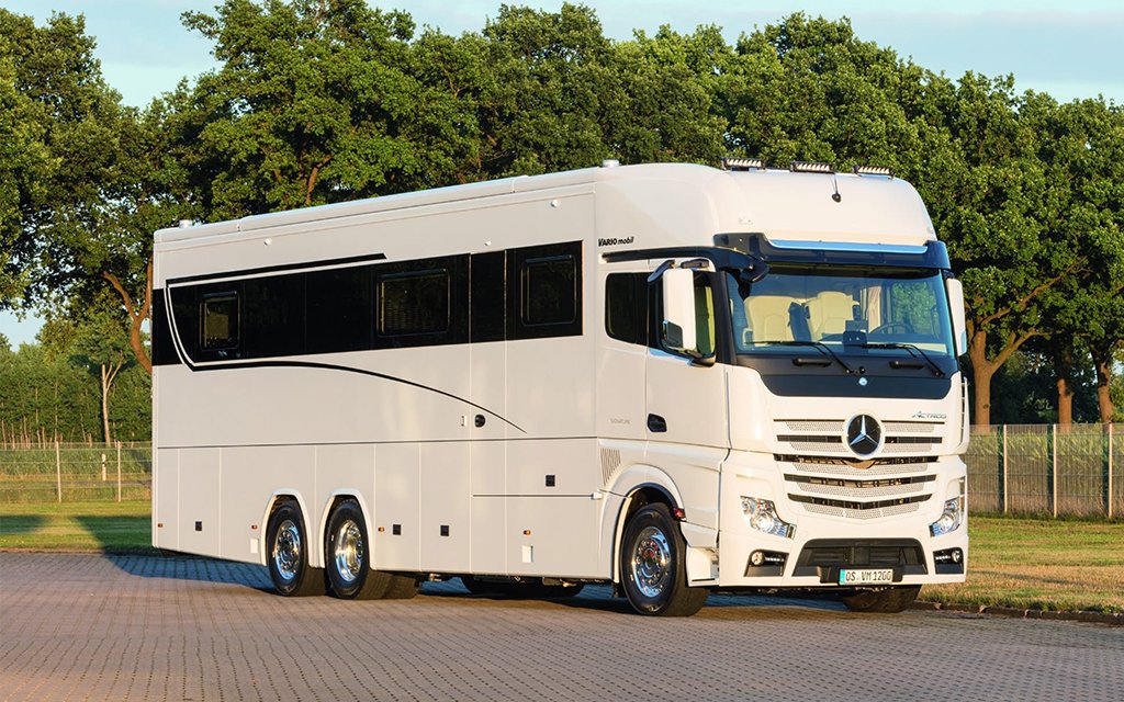 Vario Signature 1200 Motorhome Can Carry a MercedesBenz InsideHook