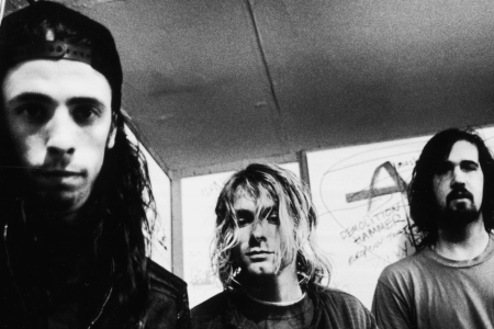 GERMANY - NOVEMBER 12: Photo of NIRVANA; L-R: Dave Grohl, Kurt Coabin, Krist Novoselic - posed, group shot (Photo by Paul Bergen/Redferns)