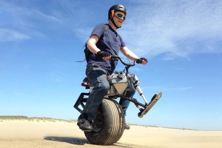 This Self-Balancing Electric Unicycle Is Straight Outta ‘Mad Max’