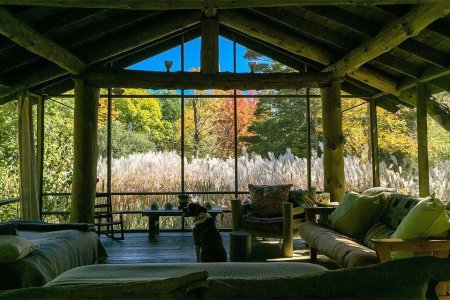 8 Great Airbnb Rentals in Autumn for Watching the Leaves Change