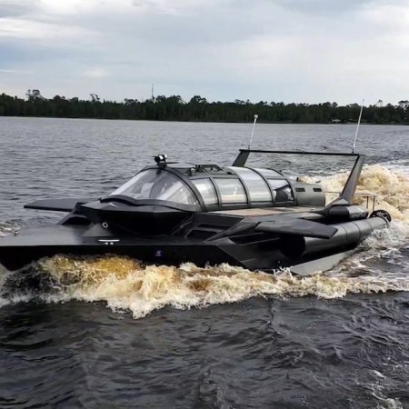 Wait Until Your Fellow Boaters See You in a Speedboat-Submarine Hybrid
