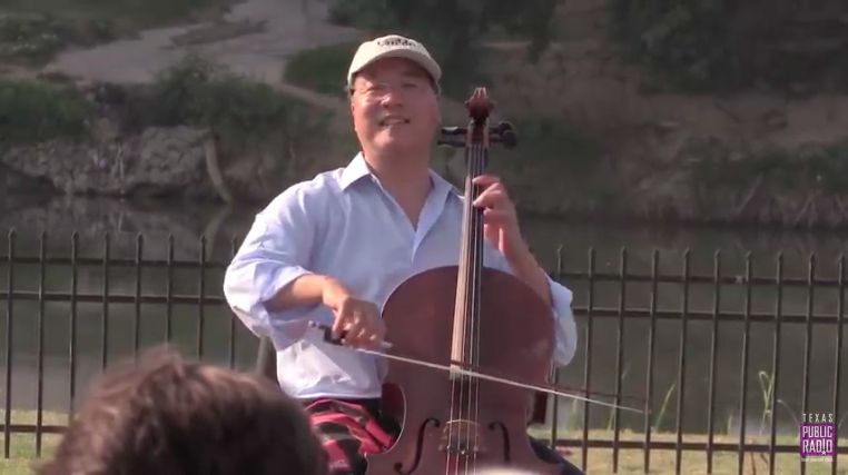 In Rebuke to Trump, Yo-Yo Ma Plays Bach at US-Mexico Border