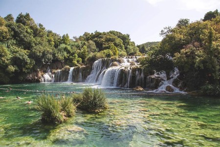 A Visitor’s Guide to the 10 Best National Parks Outside the USA