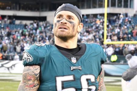 Philadelphia Eagles defensive end Chris Long. (Andy Lewis/Icon Sportswire via Getty)