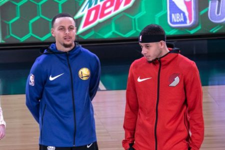 Steph Curry and Seth Curry at the 2019 All-Star weekend. (Jeff Hahne/Getty)