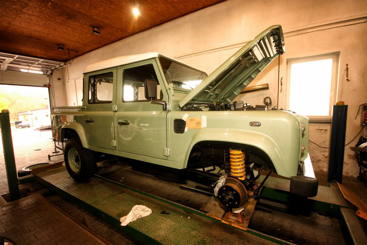 The Four Custom Shops That Still Build Defender Chassis From Scratch