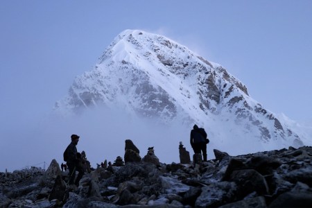 An American Died on Mount Everest While Waiting to Descend
