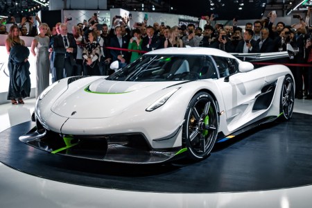 Hypercar Maker Koenigsegg to Build Much Cheaper Supercar in 2020
