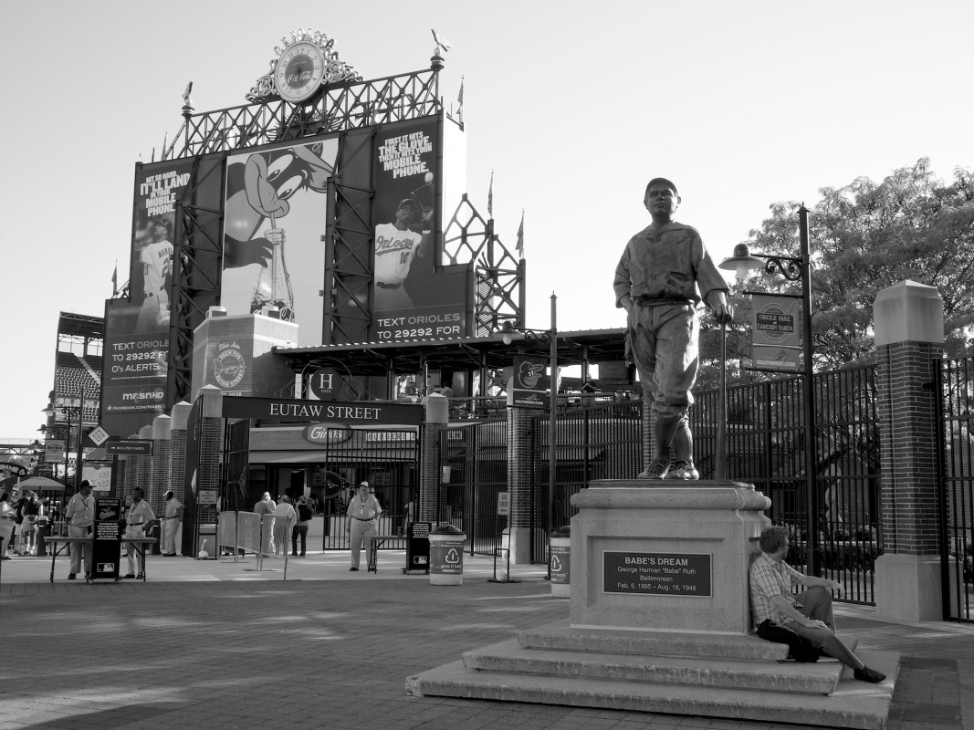 Statue of Babe Ruth