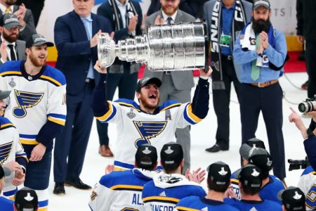 Alexander Steen #20 of the St. Louis Blues celebrates. (Adam Glanzman/Getty Images)