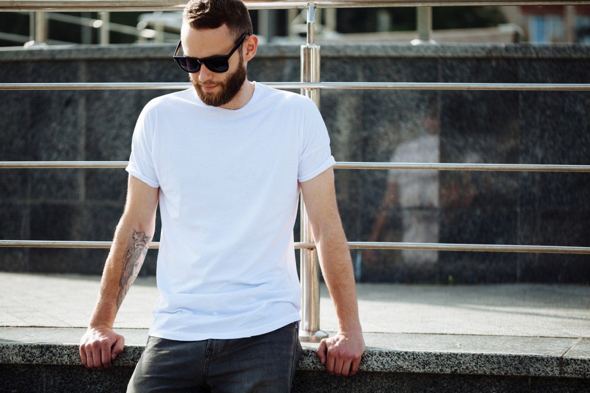 Are White Tees or Black Tees Better in the Sun? Science Weighs In