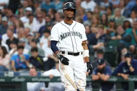 Mariners' Keon Broxton Ejected for Hitting Ump in Face With Batting Glove