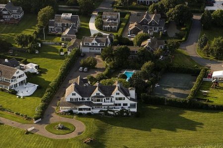 Report: Kennedy Granddaughter Dies From Overdose at Family Compound