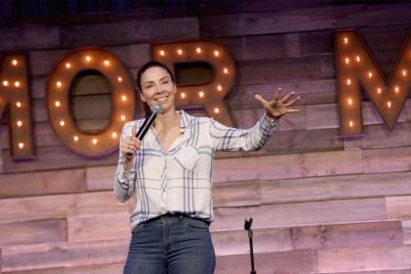 Whitney Cummings Picture Hack: Comedian Beats Troll at His Own Game