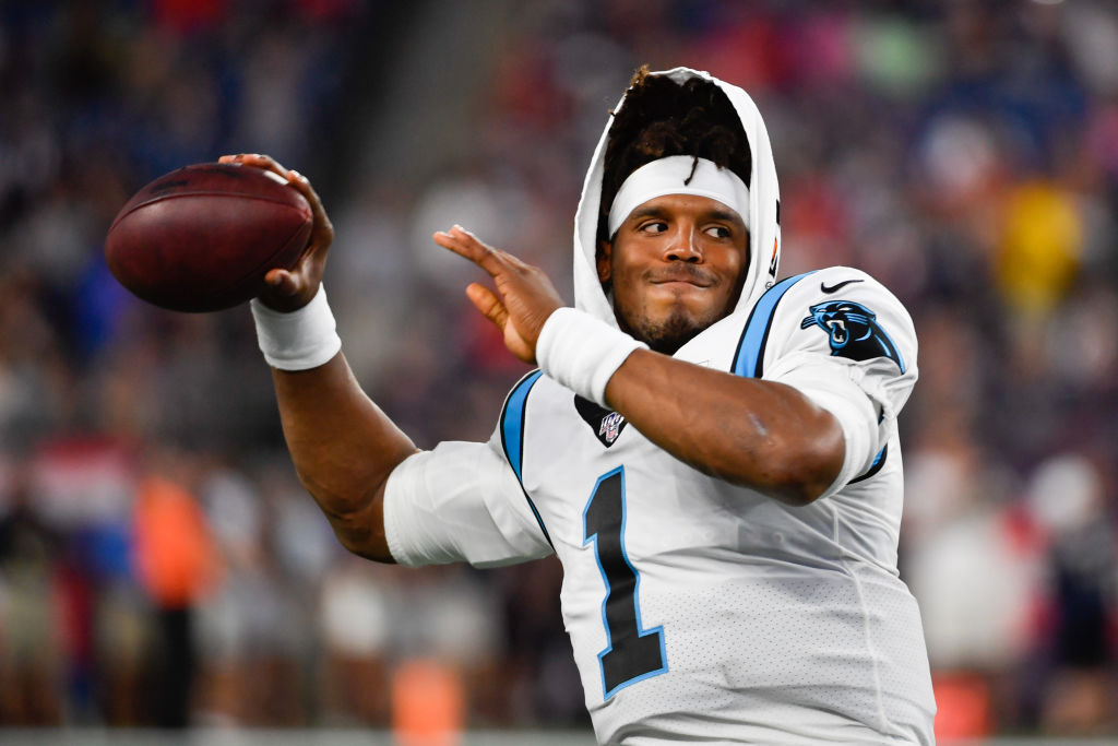 Panthers QB Cam Newton Sets Guinness Record for 1-Handed Catches