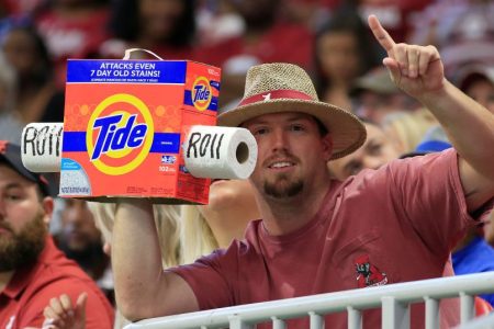 Alabama Using FanMaker App to Track Fans and Penalize Them For Leaving Early