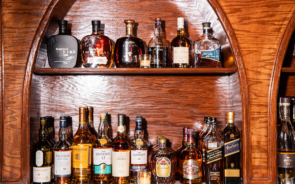 Casta's Rum Bar