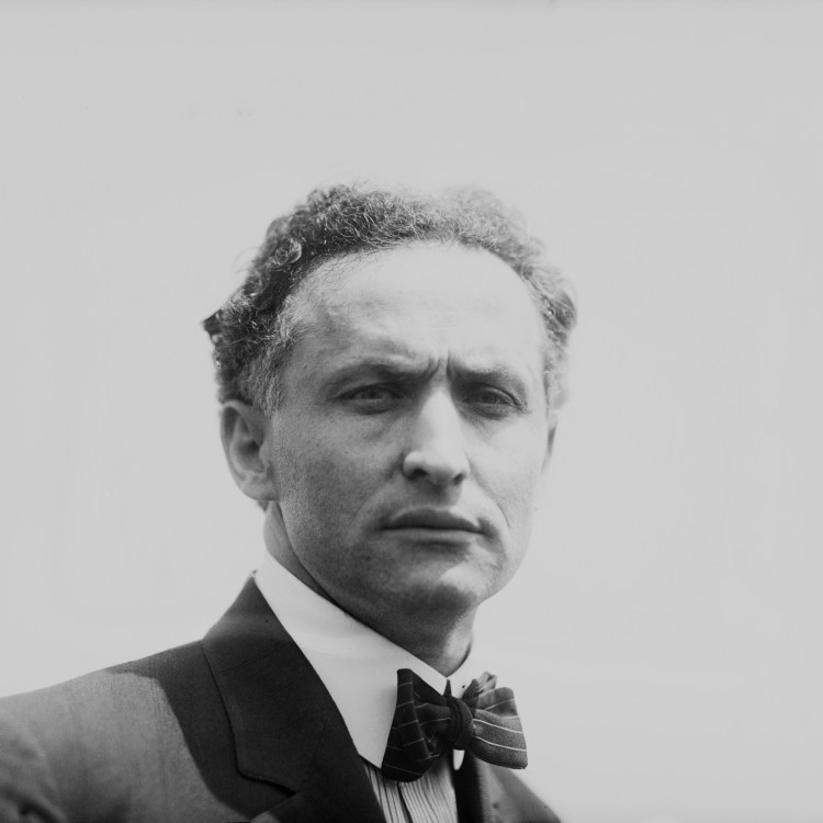 Harry Houdini in 1912  (Photo by FPG/Getty Images)