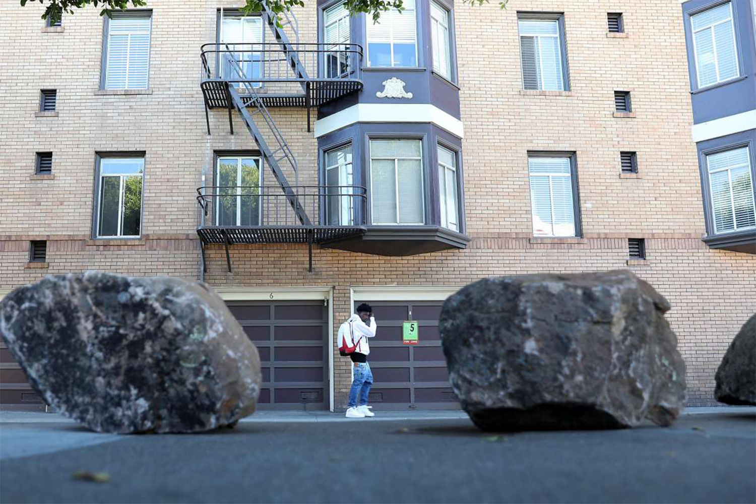 San Francisco Residents Remove Anti-Homeless Boulders