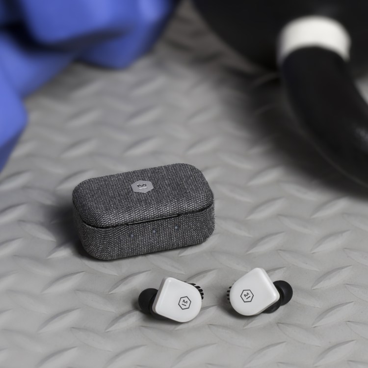 A True Wireless Earphone for Any Situation