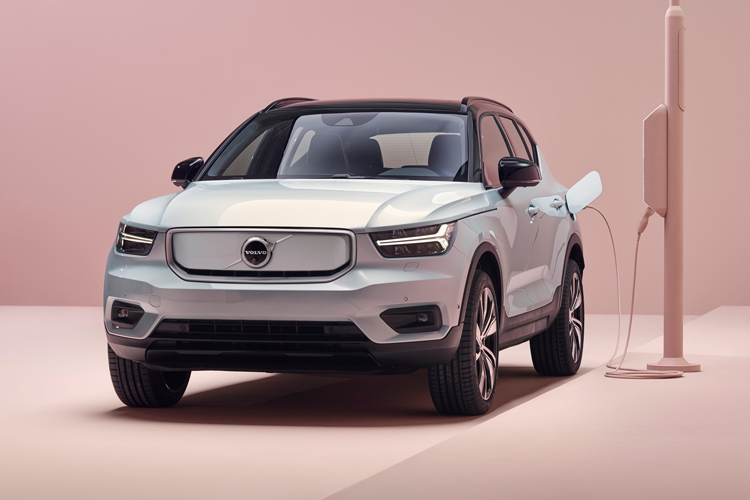 Volvo Unveils Its First AllElectric Vehicle the XC40 Recharge