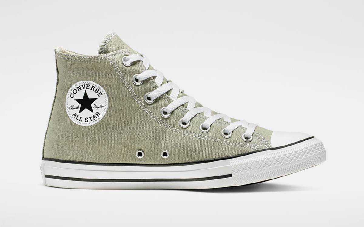 Deals on Coverse Chuck Taylors