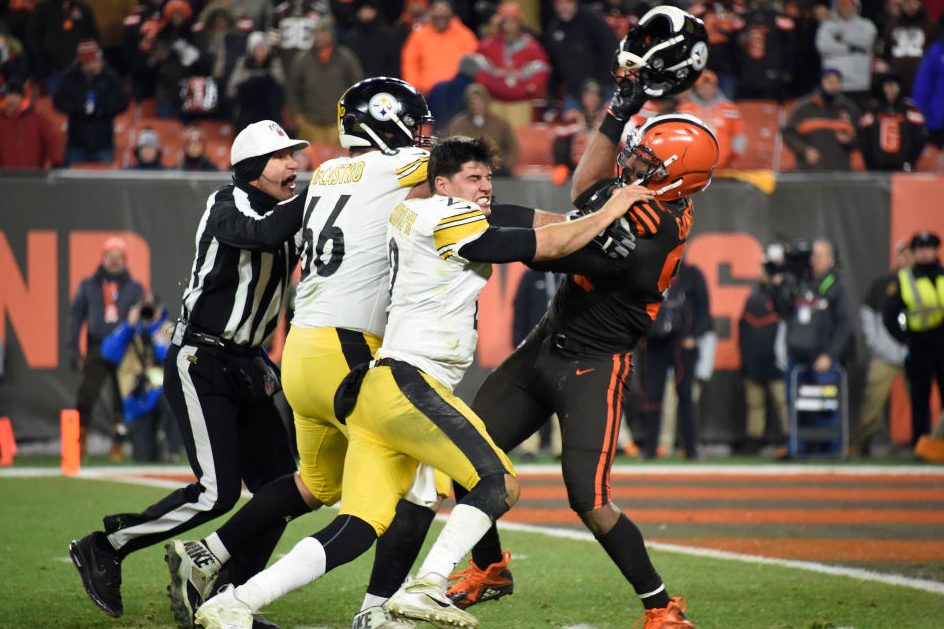 Browns Player Hits Steelers QB In Head With Helmet in "TNF" Brawl