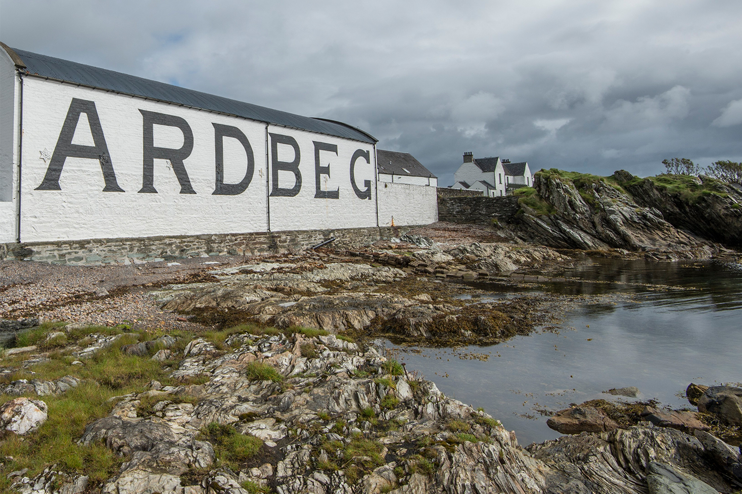 Discovering Islay: A Whisky-Lover’s Guide to the UK’s Most Charming Escape