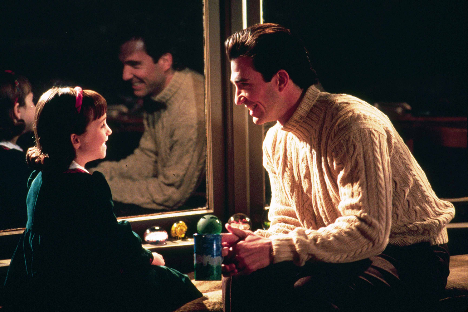 Mara Wilson and Dylan McDermott in the 1994 movie version of Miracle on 34th Street