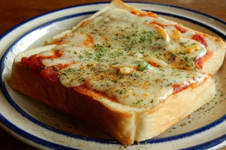 Japanese pizza toast