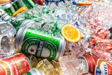 Does Tapping Beer Cans Stop Fizz? A Team of Researchers Finally Found Out.