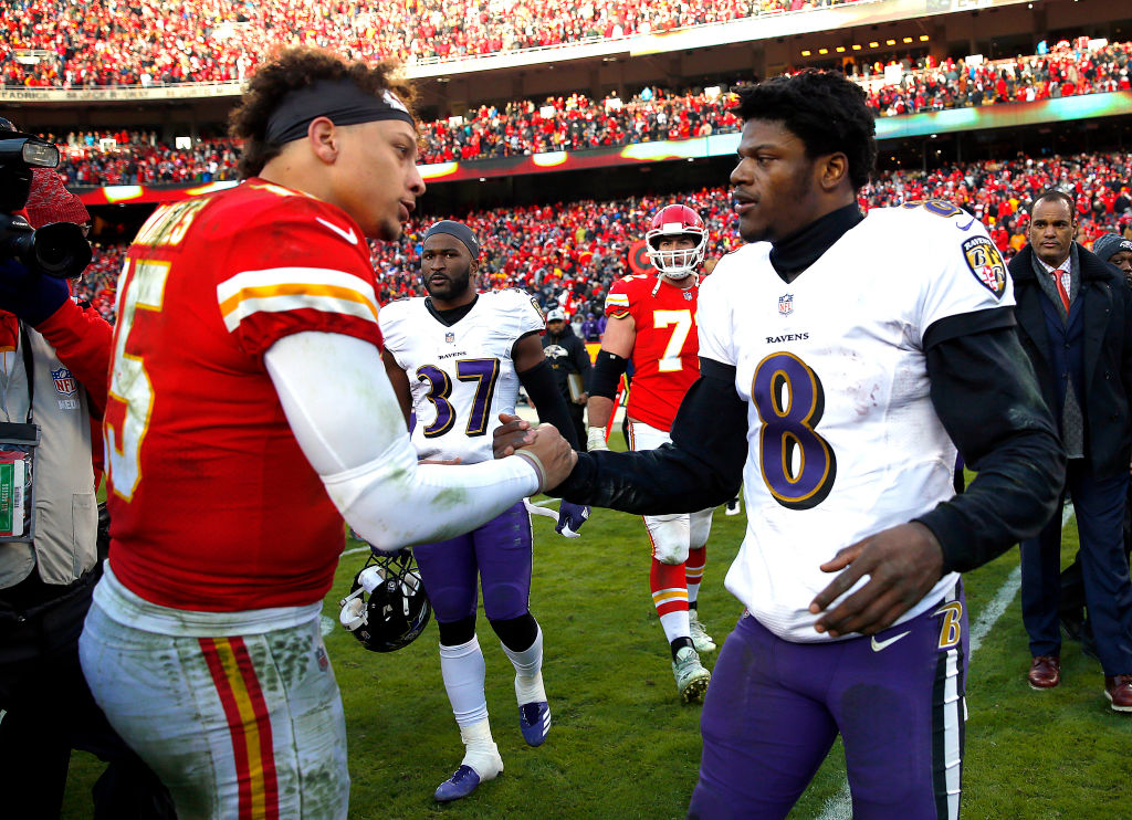 Patrick Mahomes shakes hands with Lamar Jackson. (Jamie Squire/Getty Images)