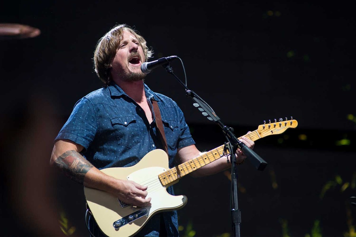Sturgill Simpson performs at Farm Aid at the XFINITY Theatre in Hartford, Connecticut on September 22, 2018. (Photo by Ebet Roberts/Redferns)