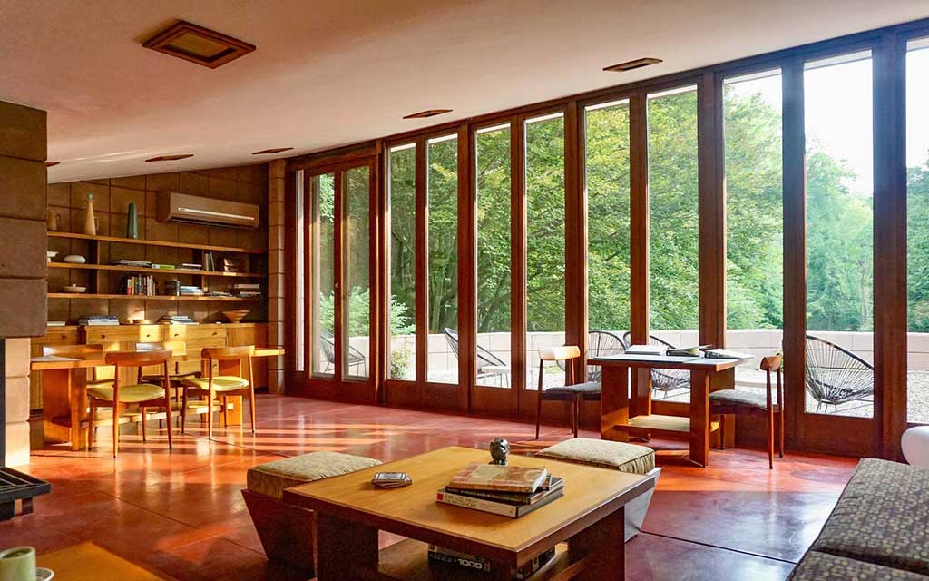 Five Frank Lloyd Wright Homes You Can Rent Near Chicago - InsideHook